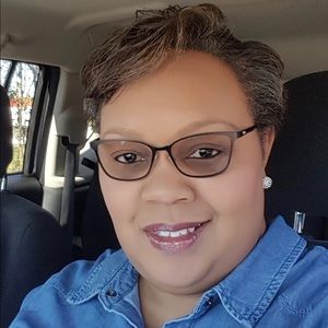 Meet your Posher, Leslie